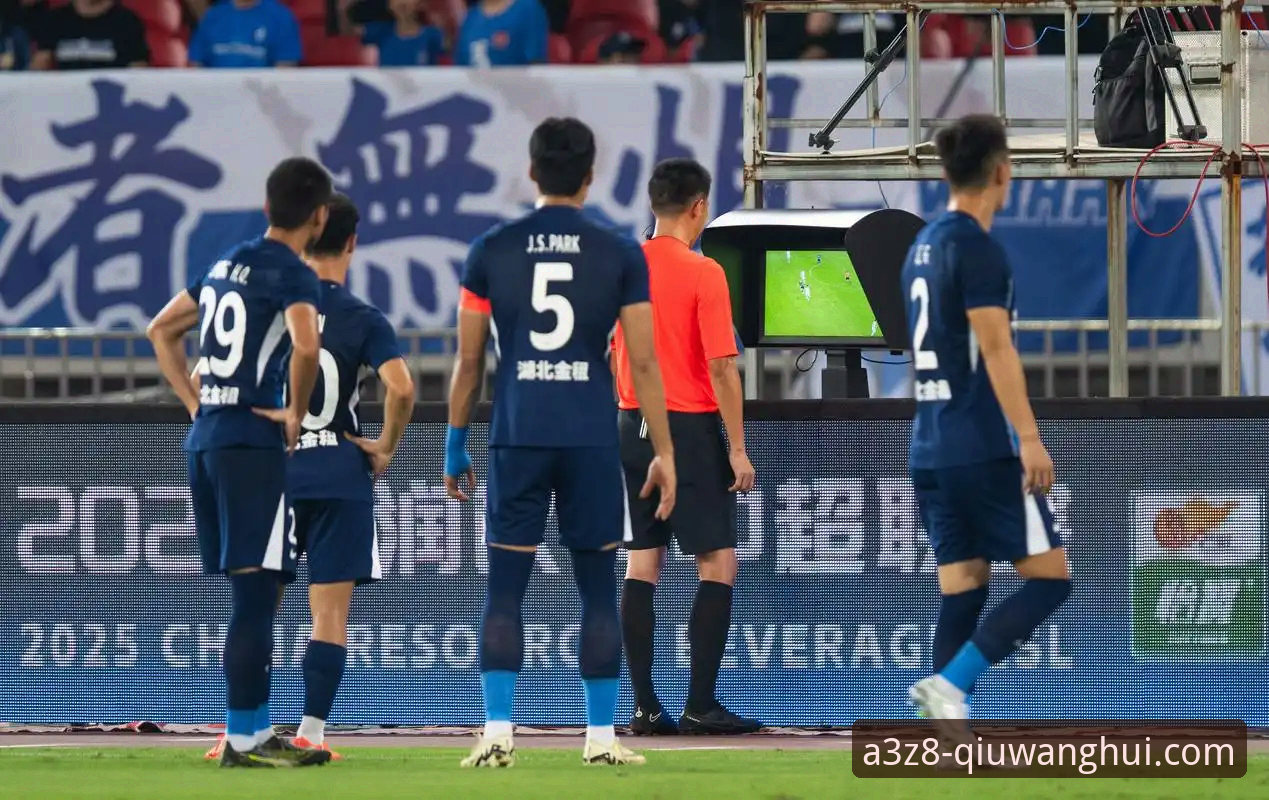 老球迷分享中超观赛心得：青岛海牛爆冷击败海港，球王会平台看球更过瘾